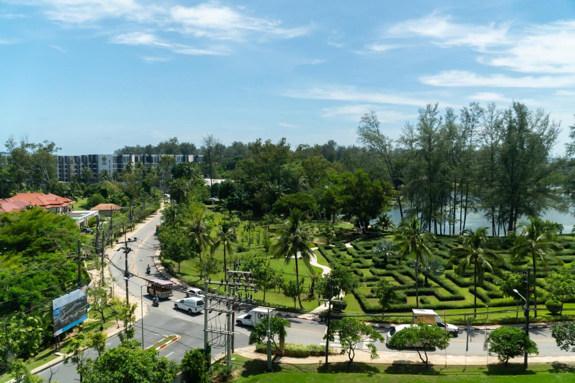 Skypark Apartments By Laguna Phuket Pantai Bang Tao Bagian luar foto